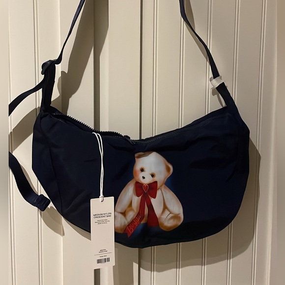 BAGGU Handbags - BAGGU Medium Crescent - Teddy Bear NWT